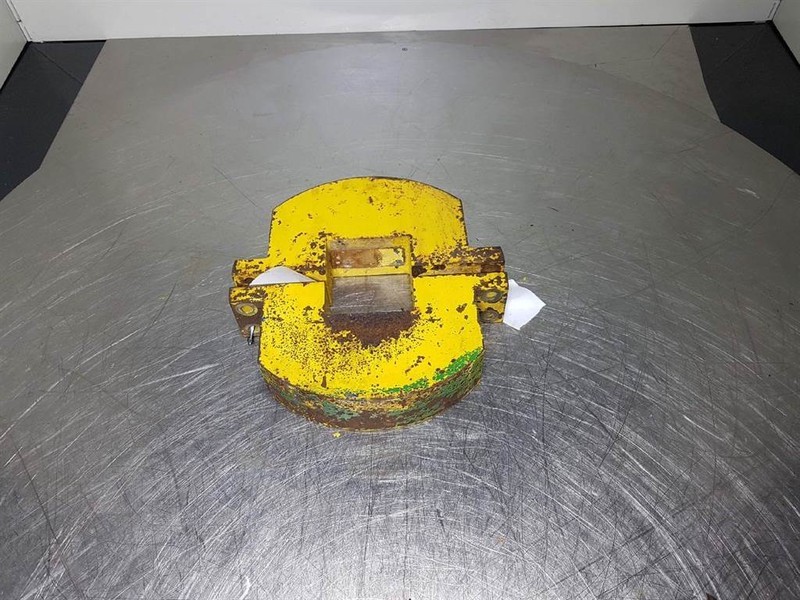 Komatsu WA85 - 3 - Counterweight/Heckgewicht/Contragewicht - Рамка/ Шасија: слика 2 Komatsu WA85 - 3 - Counterweight/Heckgewicht/Contragewicht - Рамка/ Шасија: слика 2