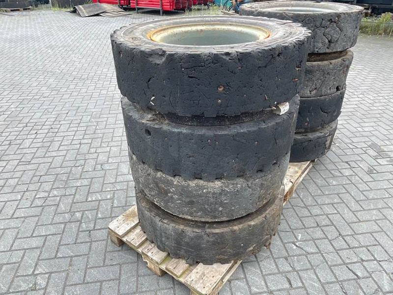 Liebherr 10.00-20 - Tire/Reifen/Band - Гуми и бандажи за Градежна машина: слика 2 Liebherr 10.00-20 - Tire/Reifen/Band - Гуми и бандажи за Градежна машина: слика 2