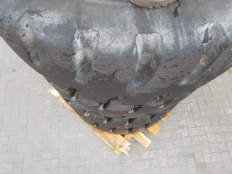 Liebherr L514 Stereo-Goodyear 17.5R25-Tire/Reifen/Band - Гума за Градежна машина: слика 5 Liebherr L514 Stereo-Goodyear 17.5R25-Tire/Reifen/Band - Гума за Градежна машина: слика 5