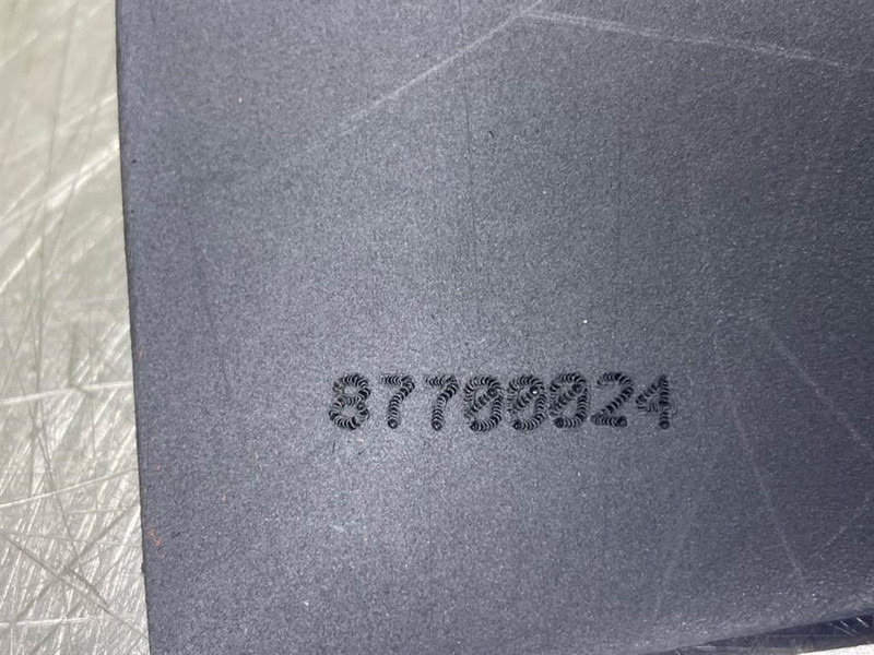 New Holland W110C-87700024-Fan/Lüfterrad/Koelvin - Мотор за Градежна машина: слика 3 New Holland W110C-87700024-Fan/Lüfterrad/Koelvin - Мотор за Градежна машина: слика 3