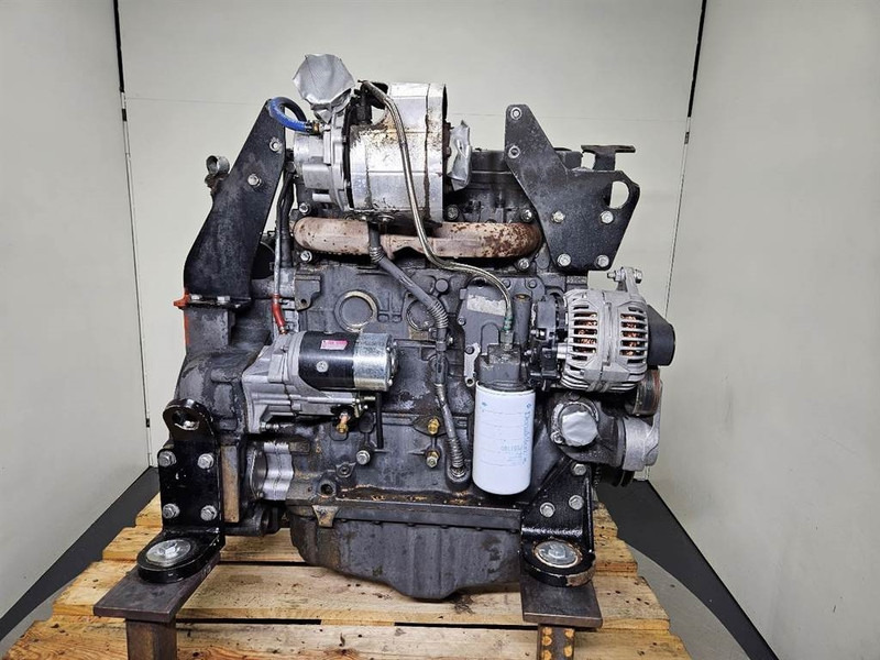 New Holland W110C-FPT F4HFE413J-Engine/Motor - Мотор за Градежна машина: слика 4 New Holland W110C-FPT F4HFE413J-Engine/Motor - Мотор за Градежна машина: слика 4