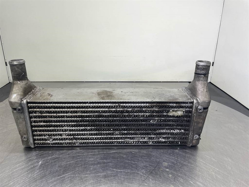 New Holland W110C - Intercooler/Kühler/Koeler - Мотор за Градежна машина: слика 4 New Holland W110C - Intercooler/Kühler/Koeler - Мотор за Градежна машина: слика 4