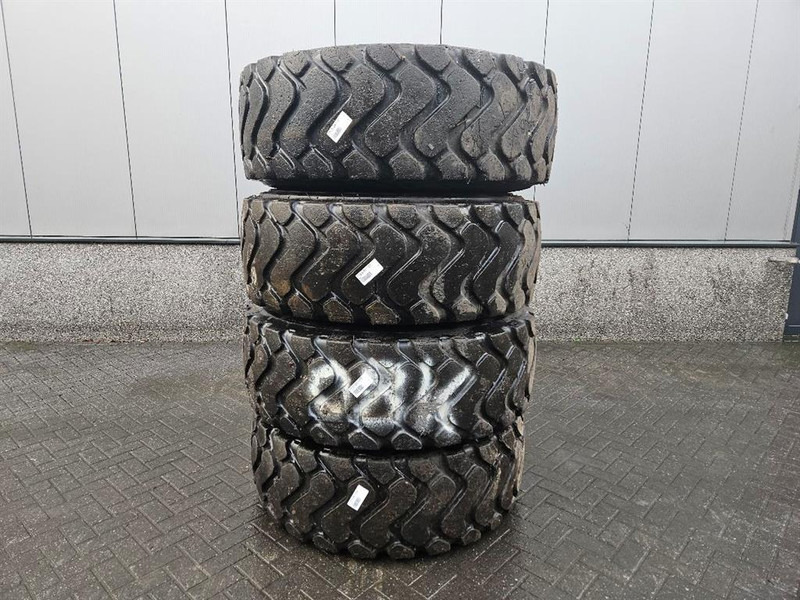 O & K L25.5-Renova 20.5R25-Tire/Reifen/Band - Гуми и бандажи за Градежна машина: слика 1 O & K L25.5-Renova 20.5R25-Tire/Reifen/Band - Гуми и бандажи за Градежна машина: слика 1