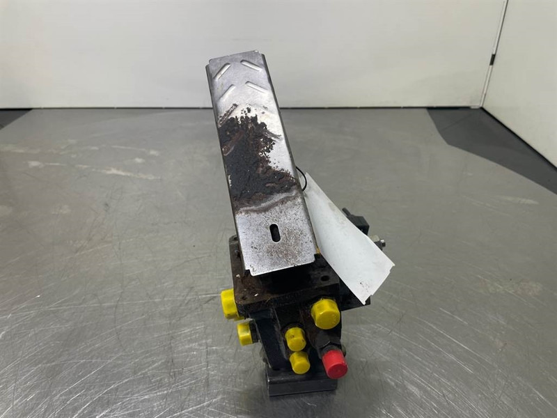 O & K L25.5-Safim 191826/FP3-Brake pedal/Bremspedal - Кабина и ентериер за Градежна машина: слика 1 O & K L25.5-Safim 191826/FP3-Brake pedal/Bremspedal - Кабина и ентериер за Градежна машина: слика 1