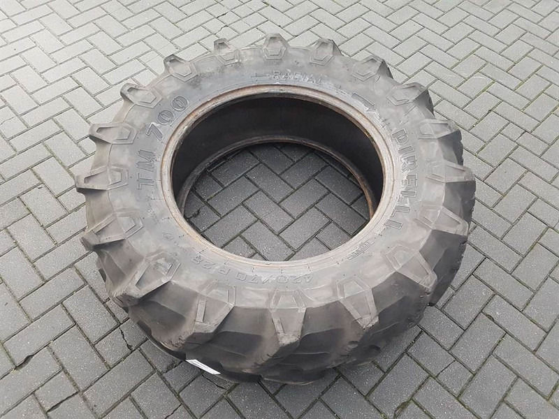 Pirelli 420/70R28-Tire/Reifen/Band - Гуми и бандажи за Градежна машина: слика 2 Pirelli 420/70R28-Tire/Reifen/Band - Гуми и бандажи за Градежна машина: слика 2