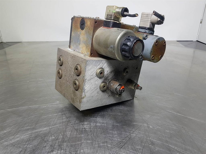 Rexroth 4WE10GA31/CG24Z4 - Valve/Ventile/Ventiel - Хидраулика: слика 2 Rexroth 4WE10GA31/CG24Z4 - Valve/Ventile/Ventiel - Хидраулика: слика 2