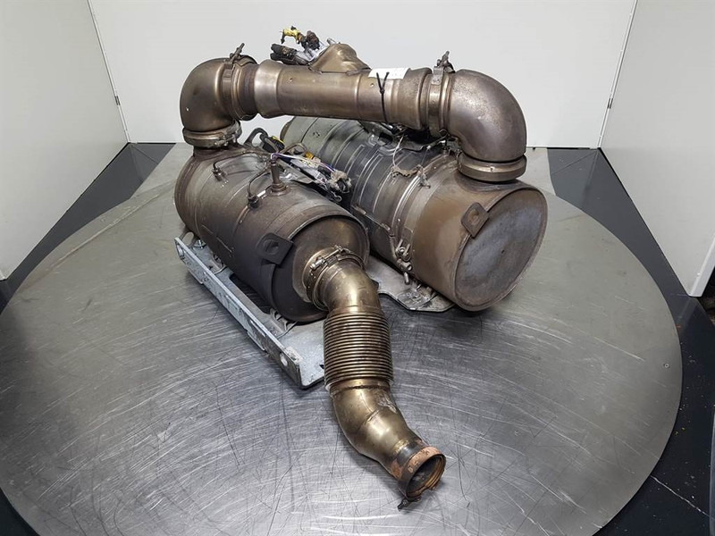 Sennebogen 818 - Exhaust system/Auspuff/Uitlaat - Мотор и делови за Градежна машина: слика 2 Sennebogen 818 - Exhaust system/Auspuff/Uitlaat - Мотор и делови за Градежна машина: слика 2