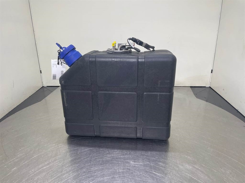 Sennebogen 835E-Cummins 4387616-AdBlue tank - Рамка/ Шасија за Градежна машина: слика 2 Sennebogen 835E-Cummins 4387616-AdBlue tank - Рамка/ Шасија за Градежна машина: слика 2