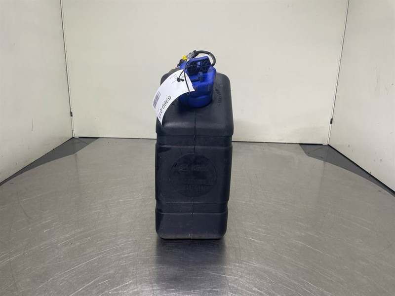 Sennebogen 835E-Cummins 4387616-AdBlue tank - Рамка/ Шасија за Градежна машина: слика 3 Sennebogen 835E-Cummins 4387616-AdBlue tank - Рамка/ Шасија за Градежна машина: слика 3