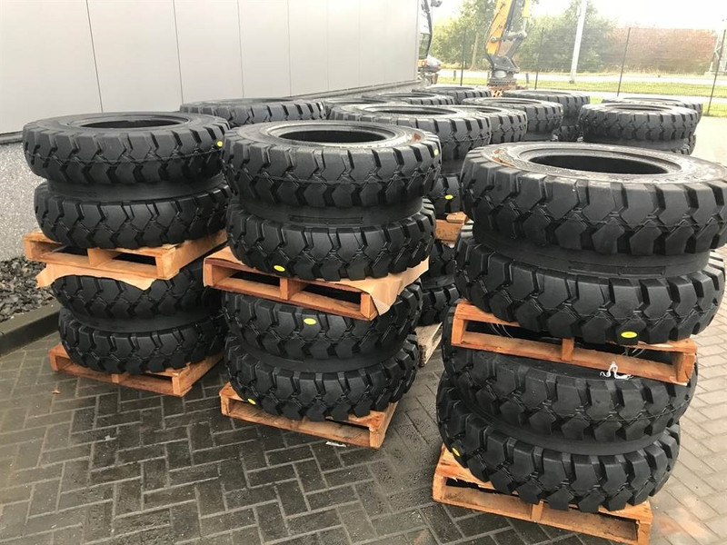 Trelleborg 10.00-20 Dual excavator solid-Tyre/Reifen/Banden - Гуми и бандажи за Градежна машина: слика 1 Trelleborg 10.00-20 Dual excavator solid-Tyre/Reifen/Banden - Гуми и бандажи за Градежна машина: слика 1