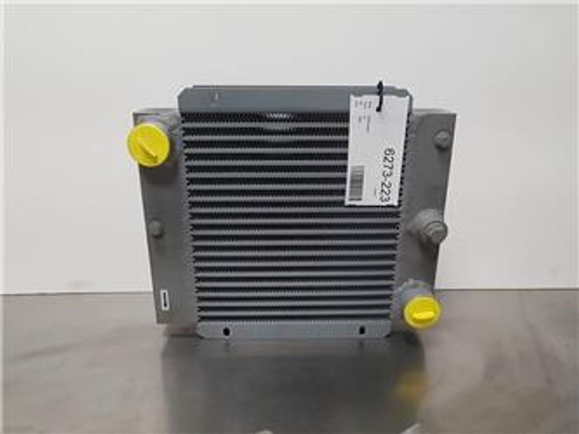Zettelmeyer ZL-SLB KBK2T-091378-Cooler/Kühler/Koeler - Мотор за Градежна машина: слика 1 Zettelmeyer ZL-SLB KBK2T-091378-Cooler/Kühler/Koeler - Мотор за Градежна машина: слика 1