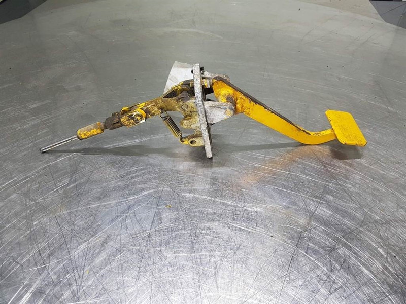 Zettelmeyer ZL1001 - Brake pedal - Кабина и ентериер за Градежна машина: слика 3 Zettelmeyer ZL1001 - Brake pedal - Кабина и ентериер за Градежна машина: слика 3