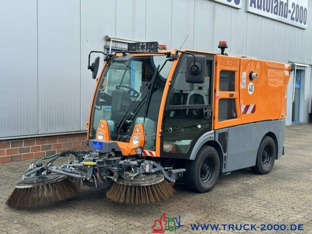 DULEVO 2000 3 Besen- 4x4Allrad- 4 Radlenkung - Возило за метење: слика 3 DULEVO 2000 3 Besen- 4x4Allrad- 4 Radlenkung - Возило за метење: слика 3