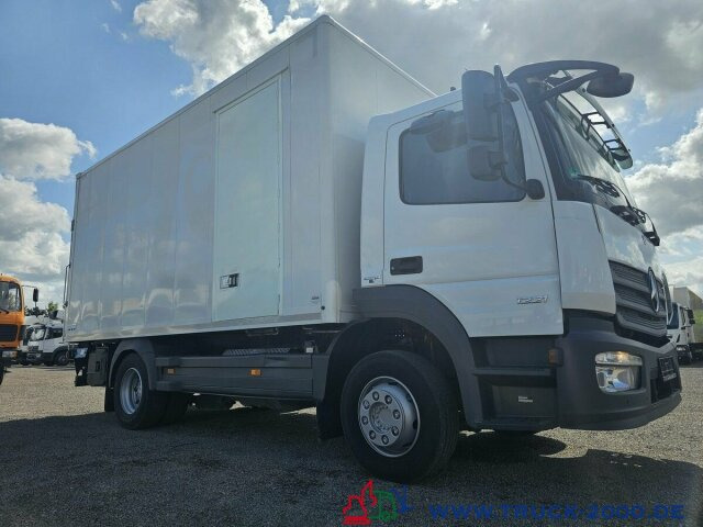 Mercedes-Benz Atego 1221 Koffer Ladebordwand 1.5t. seitl. Tür - Камион сандучар: слика 3 Mercedes-Benz Atego 1221 Koffer Ladebordwand 1.5t. seitl. Tür - Камион сандучар: слика 3