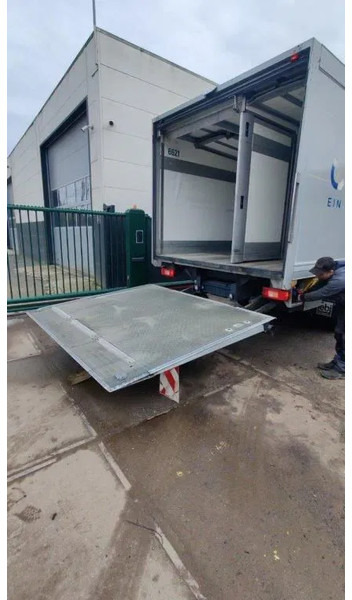 Dhollandia Tailgate / Loadboard / Laadklep / Achtersluitklep 2000 kg MBB / Palfinger / B.A.R. Cargolift - Заден лифт за утовар: слика 1 Dhollandia Tailgate / Loadboard / Laadklep / Achtersluitklep 2000 kg MBB / Palfinger / B.A.R. Cargolift - Заден лифт за утовар: слика 1