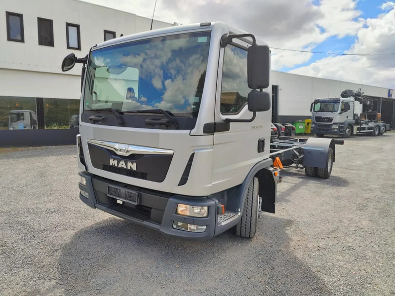 MAN TGL 12.250 Chassis cabine Euro6 - Камион со кабинска шасија: слика 2 MAN TGL 12.250 Chassis cabine Euro6 - Камион со кабинска шасија: слика 2