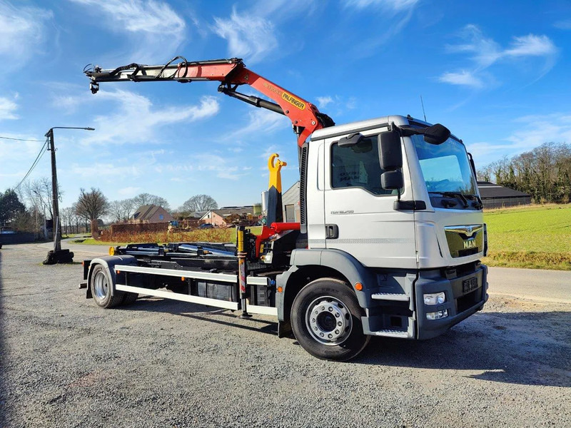 MAN TGM 18.290 Container + Palfinger PK13001 - Камион со кука за подигање, Камион со кран: слика 1 MAN TGM 18.290 Container + Palfinger PK13001 - Камион со кука за подигање, Камион со кран: слика 1