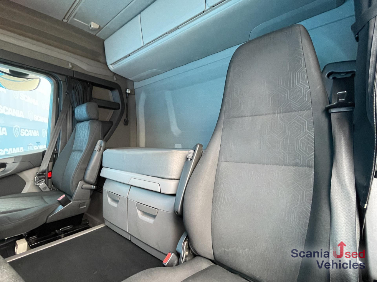 SCANIA R 410 A4x2NA RETARDER ADR FL LED ACC - Камион влекач: слика 5 SCANIA R 410 A4x2NA RETARDER ADR FL LED ACC - Камион влекач: слика 5