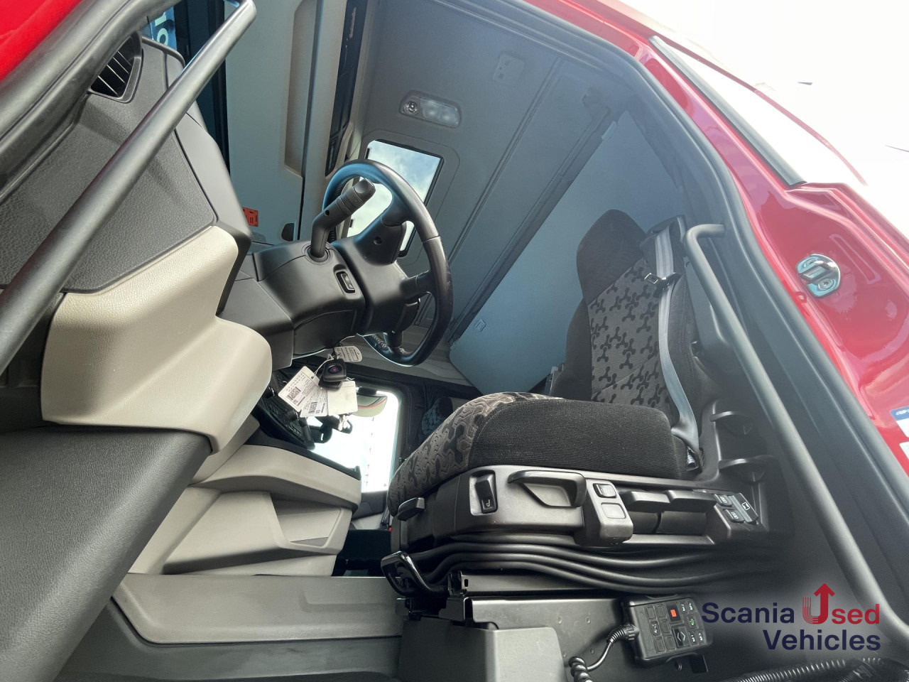 SCANIA R 410 A4x2NA RETARDER LED NAVI - Камион влекач: слика 4 SCANIA R 410 A4x2NA RETARDER LED NAVI - Камион влекач: слика 4