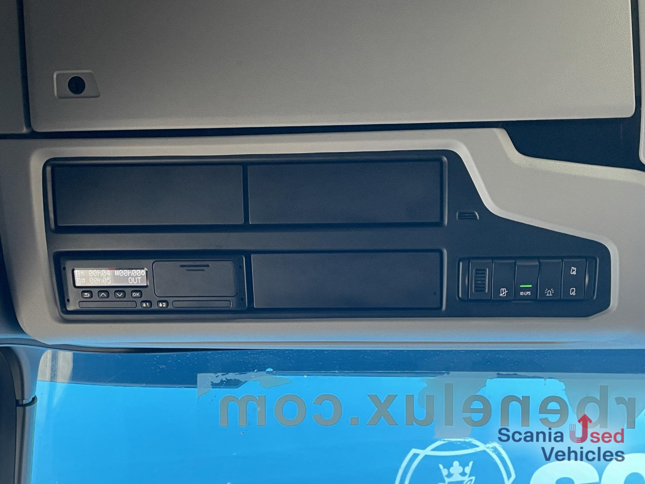 SCANIA R 410 A4x2NA RETARDER LED NAVI - Камион влекач: слика 5 SCANIA R 410 A4x2NA RETARDER LED NAVI - Камион влекач: слика 5