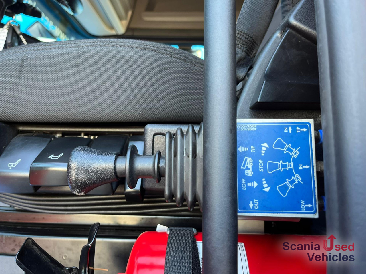 SCANIA R 450 A4x2NA RETARDER 8T DIFF-L HYDRO LOW MILEAGE - Камион влекач: слика 2 SCANIA R 450 A4x2NA RETARDER 8T DIFF-L HYDRO LOW MILEAGE - Камион влекач: слика 2