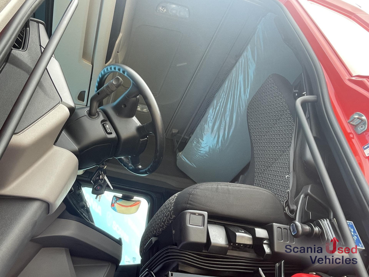 SCANIA R 450 A4x2NA RETARDER 8T DIFF-L HYDRO LOW MILEAGE - Камион влекач: слика 4 SCANIA R 450 A4x2NA RETARDER 8T DIFF-L HYDRO LOW MILEAGE - Камион влекач: слика 4