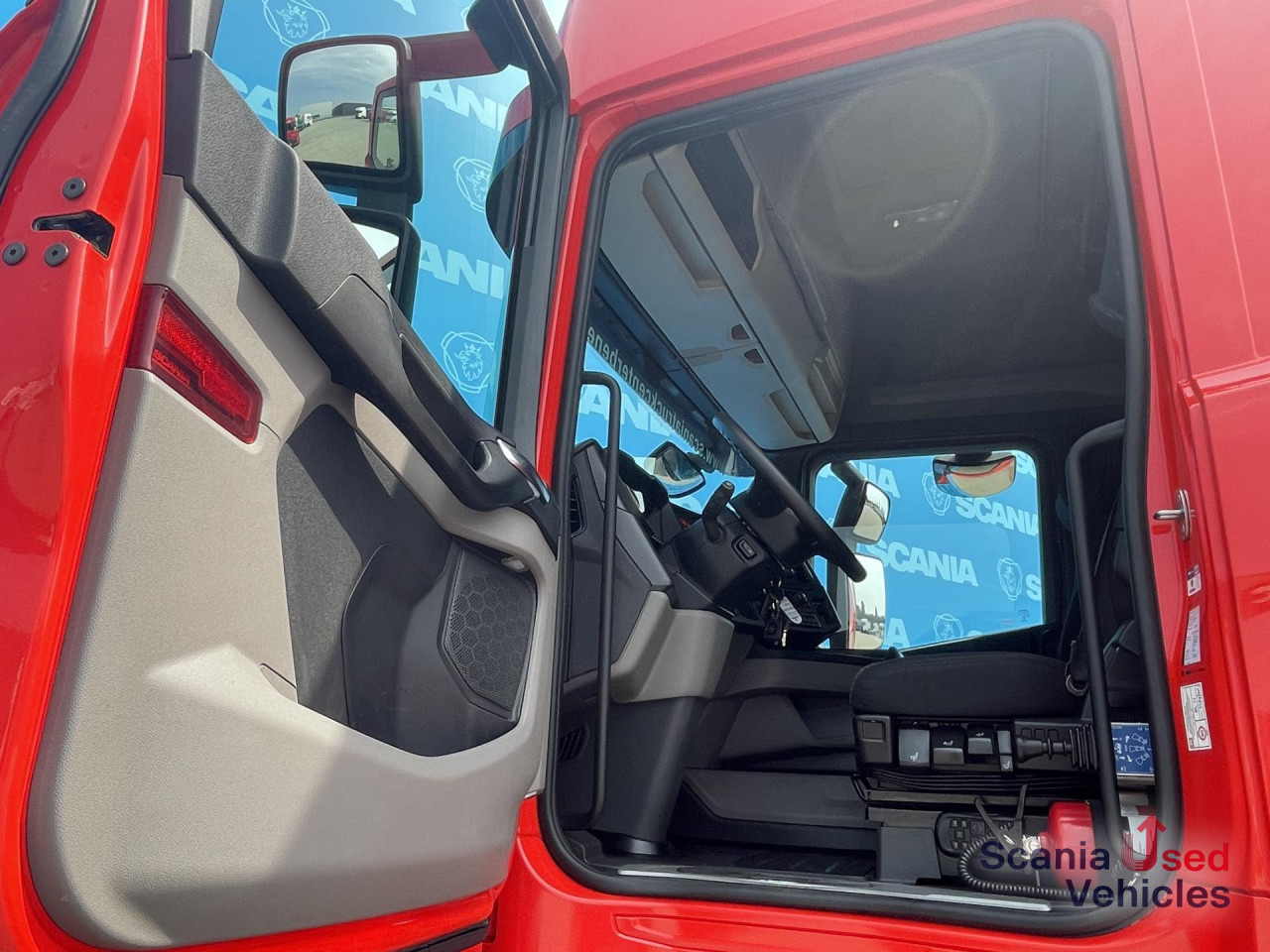 SCANIA R 450 A4x2NA RETARDER 8T DIFF-L HYDRO LOW MILEAGE - Камион влекач: слика 3 SCANIA R 450 A4x2NA RETARDER 8T DIFF-L HYDRO LOW MILEAGE - Камион влекач: слика 3