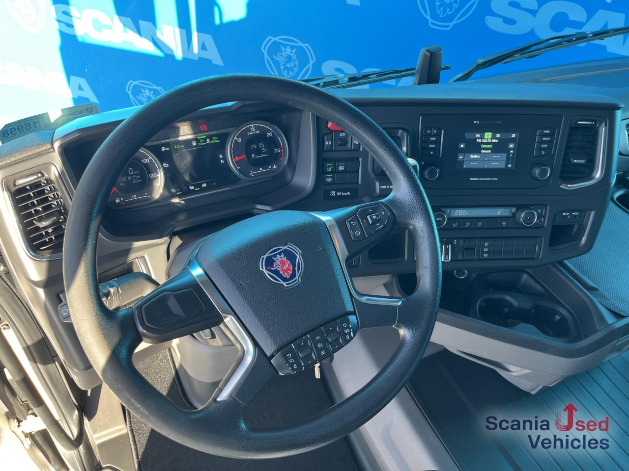 SCANIA R 450 A4x2NA RETARDER 8T DIFF-L SMART2 - Камион влекач: слика 3 SCANIA R 450 A4x2NA RETARDER 8T DIFF-L SMART2 - Камион влекач: слика 3