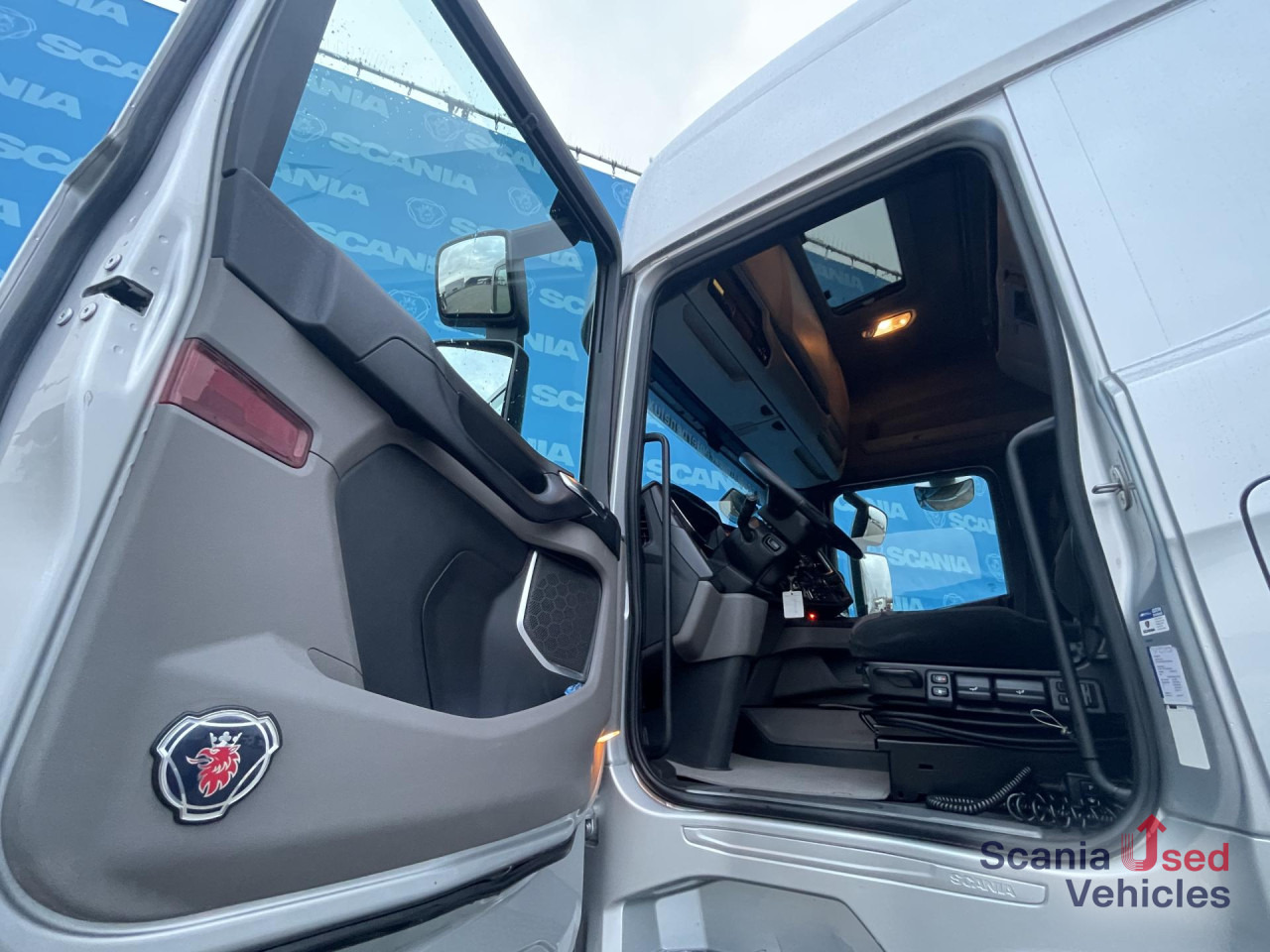 SCANIA R 500 A4x2NB RETARDER FULL AIR P-AIRCO HYDRO 9T - Камион влекач: слика 4 SCANIA R 500 A4x2NB RETARDER FULL AIR P-AIRCO HYDRO 9T - Камион влекач: слика 4