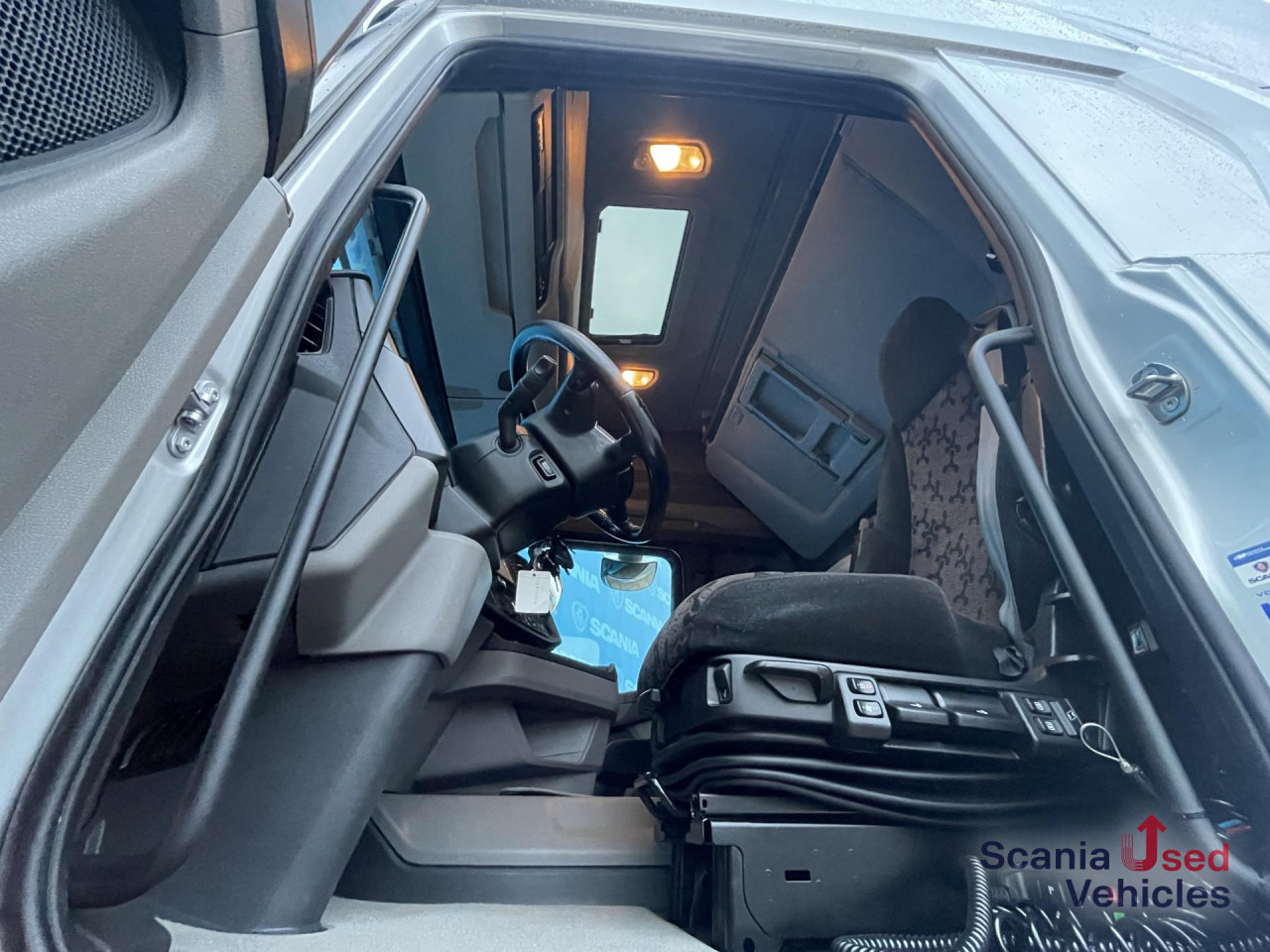 SCANIA R 500 A4x2NB RETARDER FULL AIR P-AIRCO HYDRO 9T - Камион влекач: слика 5 SCANIA R 500 A4x2NB RETARDER FULL AIR P-AIRCO HYDRO 9T - Камион влекач: слика 5