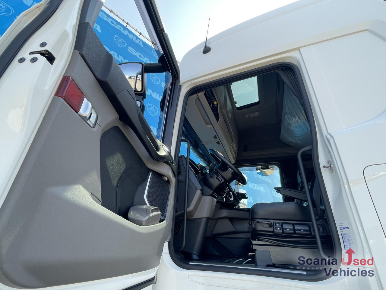 SCANIA S 500 A4x2NB RETARDER DIFF-L PARK AIRCO FULL AIR - Камион влекач: слика 5 SCANIA S 500 A4x2NB RETARDER DIFF-L PARK AIRCO FULL AIR - Камион влекач: слика 5