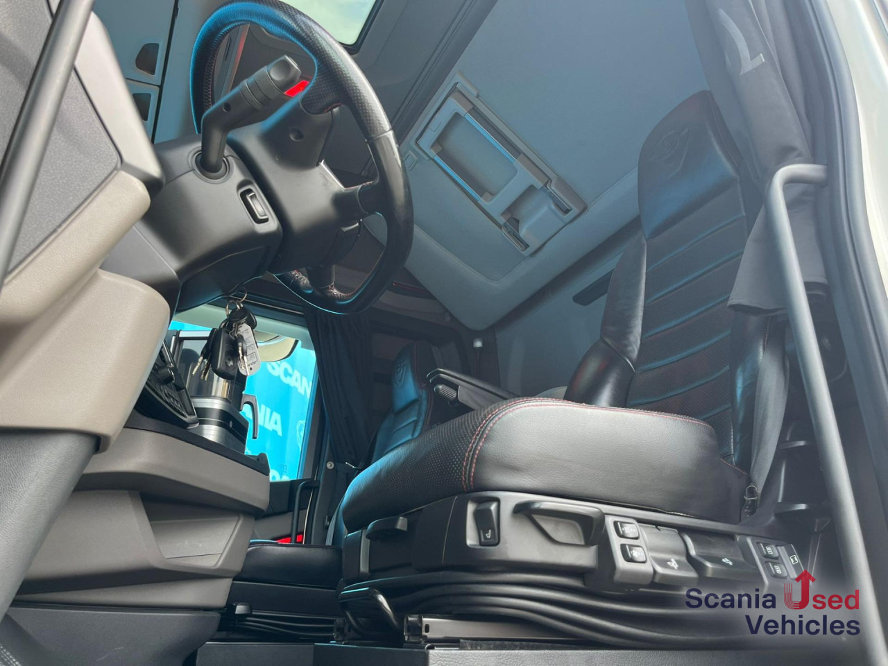 SCANIA S 520 A4x2NA V8 RETARDER P-AIRCO LED LEATHER - Камион влекач: слика 2 SCANIA S 520 A4x2NA V8 RETARDER P-AIRCO LED LEATHER - Камион влекач: слика 2