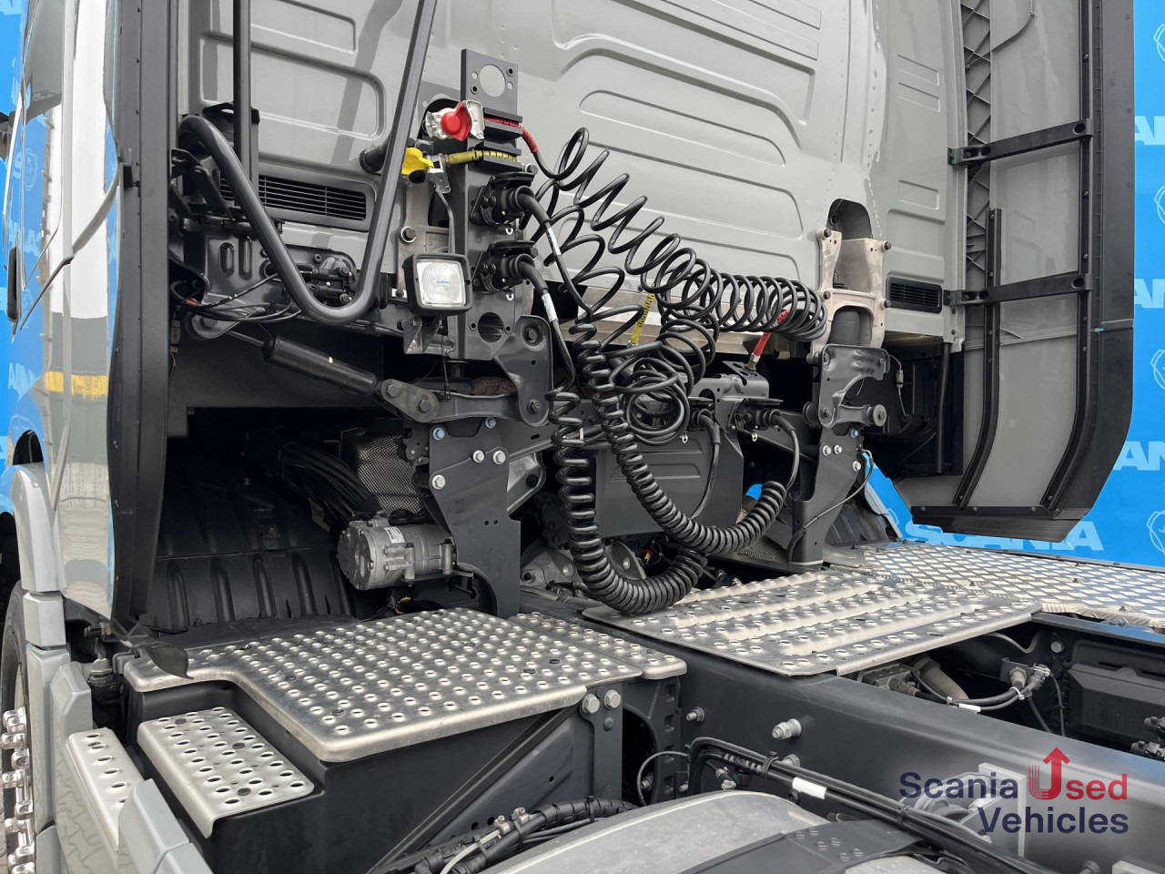 Камион влекач SCANIA S 590 A4x2NB V8 RETARDER DIFF-L FULL AIR 8T P-AIRC: слика 14