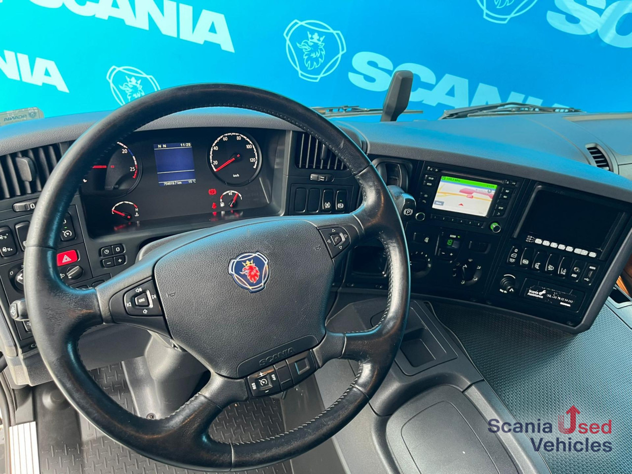 SCANIA P 280 DB4x2MNA TAILLIFT 2T BOX 750x249x230cm - Камион сандучар: слика 2 SCANIA P 280 DB4x2MNA TAILLIFT 2T BOX 750x249x230cm - Камион сандучар: слика 2