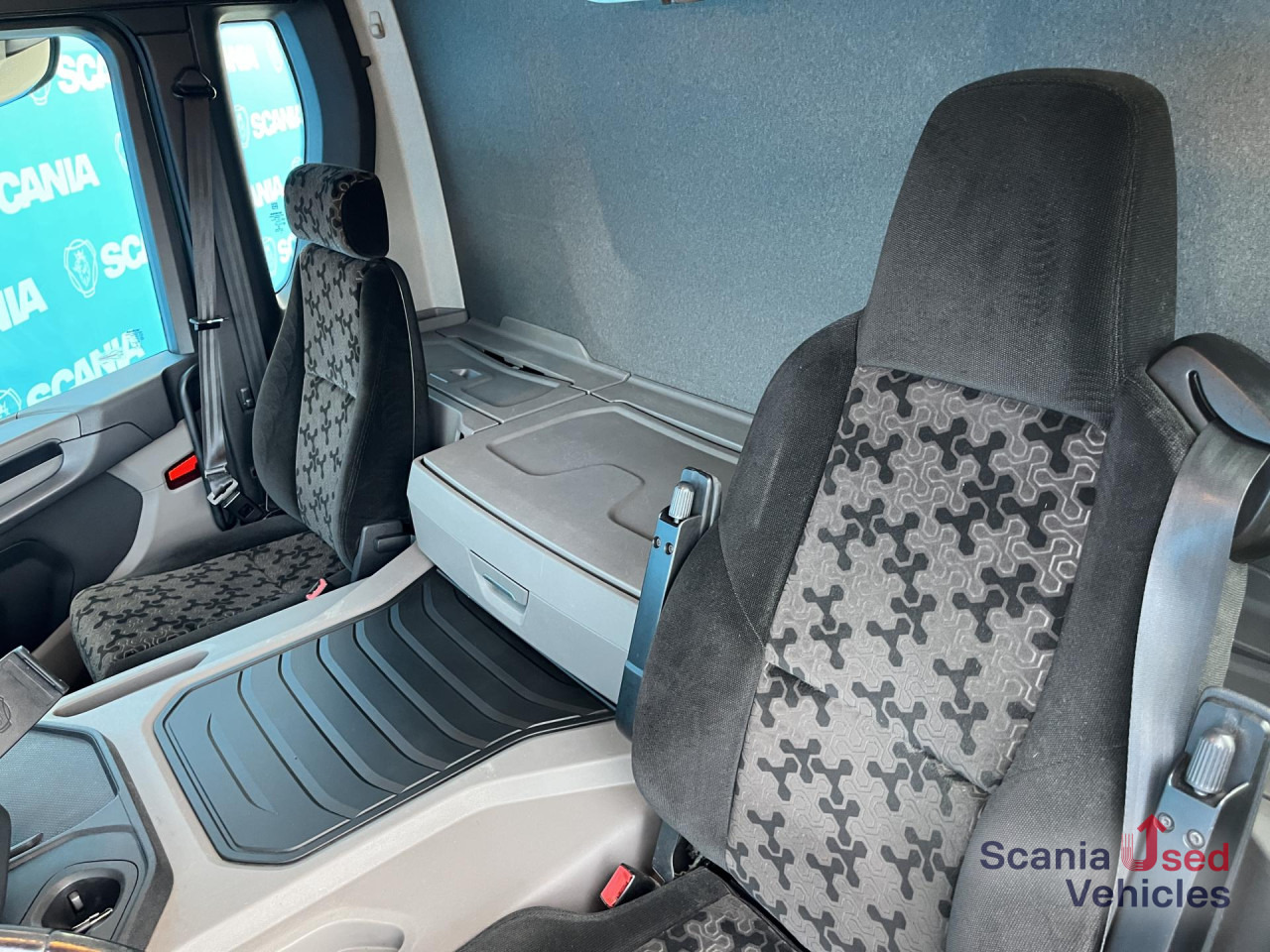 SCANIA P 320 B6x2*4NB RETARDER FULL AIR 8T 7.2x2.5x2.35M - Камион сандучар: слика 3 SCANIA P 320 B6x2*4NB RETARDER FULL AIR 8T 7.2x2.5x2.35M - Камион сандучар: слика 3