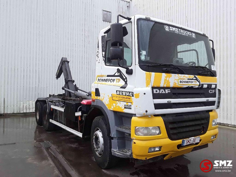 DAF 85 CF 430 6x4 euro3 - Транспортер на контејнер/ Камион со променливо тело: слика 1 DAF 85 CF 430 6x4 euro3 - Транспортер на контејнер/ Камион со променливо тело: слика 1