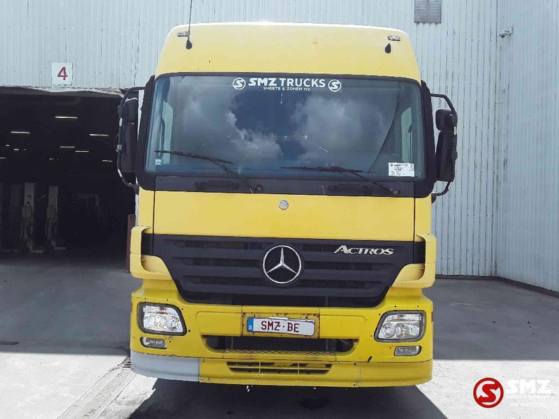 Mercedes-Benz Actros 1841 eps 3 pedals - parabrise cassé - windshield broken - Камион влекач: слика 2 Mercedes-Benz Actros 1841 eps 3 pedals - parabrise cassé - windshield broken - Камион влекач: слика 2