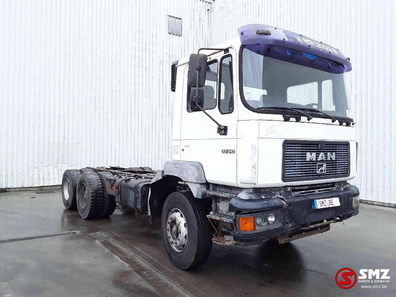 MAN 33.343 6x4 chassis - Камион со кабинска шасија: слика 1 MAN 33.343 6x4 chassis - Камион со кабинска шасија: слика 1