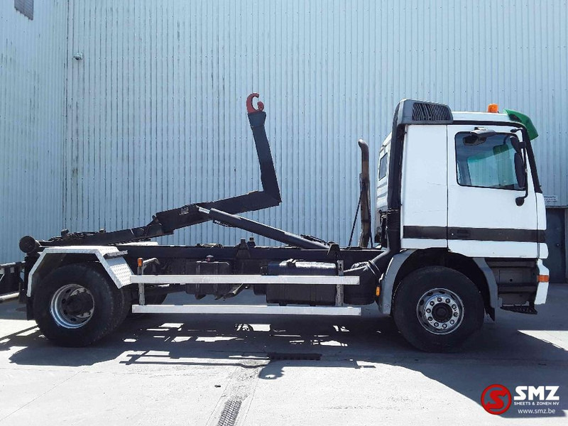 Mercedes-Benz Actros 1831 manual lames airco belgium truck - Транспортер на контејнер/ Камион со променливо тело: слика 4 Mercedes-Benz Actros 1831 manual lames airco belgium truck - Транспортер на контејнер/ Камион со променливо тело: слика 4