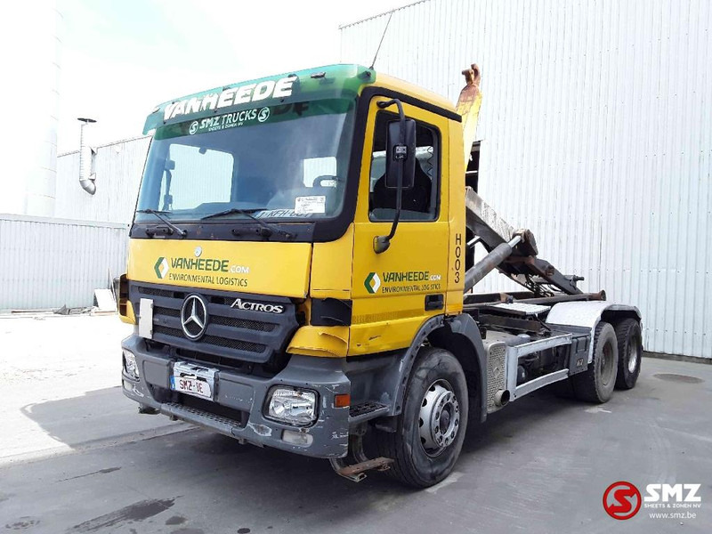 Mercedes-Benz Actros 2636 6x4 lames steel 3x - Транспортер на контејнер/ Камион со променливо тело: слика 3 Mercedes-Benz Actros 2636 6x4 lames steel 3x - Транспортер на контејнер/ Камион со променливо тело: слика 3