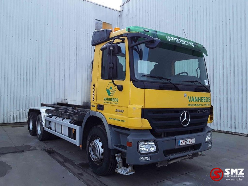 Mercedes-Benz Actros 2641 6x4 EPS lames - Камион со кабинска шасија: слика 1 Mercedes-Benz Actros 2641 6x4 EPS lames - Камион со кабинска шасија: слика 1