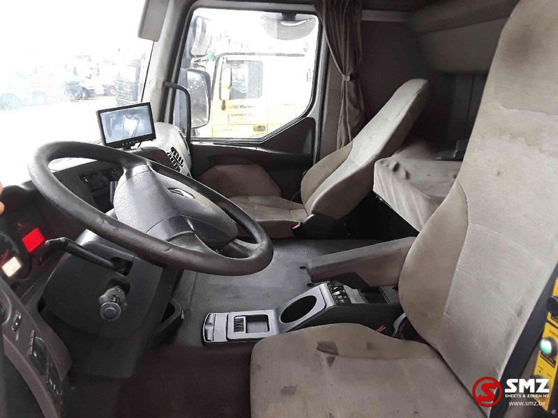 Interior photo 1: Камион со кабинска шасија Renault Premium 450 motor smokes-raucht PROBLEM Interior photo 1: Камион со кабинска шасија Renault Premium 450 motor smokes-raucht PROBLEM