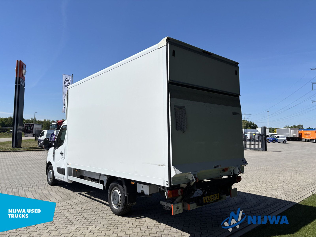 Renault Master T35 145 Laadklep + Airco - Камион со кабинска шасија: слика 4 Renault Master T35 145 Laadklep + Airco - Камион со кабинска шасија: слика 4
