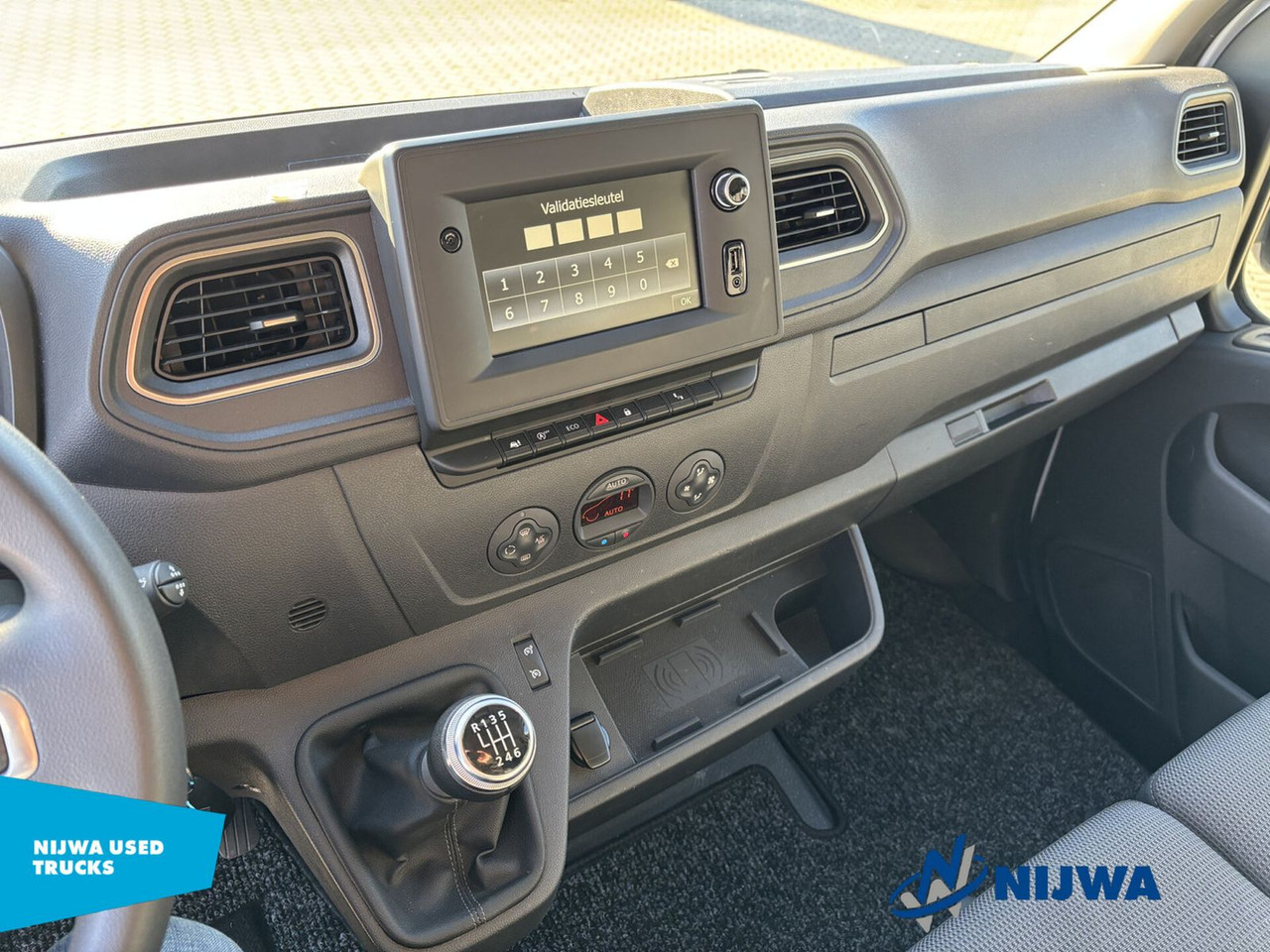 Товарно комбе Renault Master T35 150 L3H2 Navigatie + Dubbele schuifde: слика 11