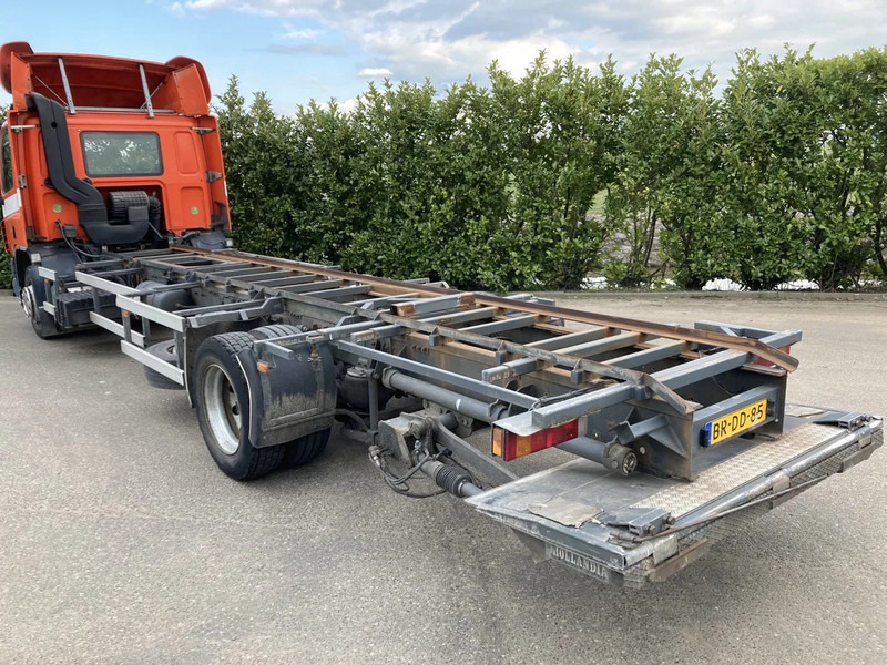 DAF CF65.180 Euro3 Manual / Laadklep - Камион со кабинска шасија: слика 4 DAF CF65.180 Euro3 Manual / Laadklep - Камион со кабинска шасија: слика 4