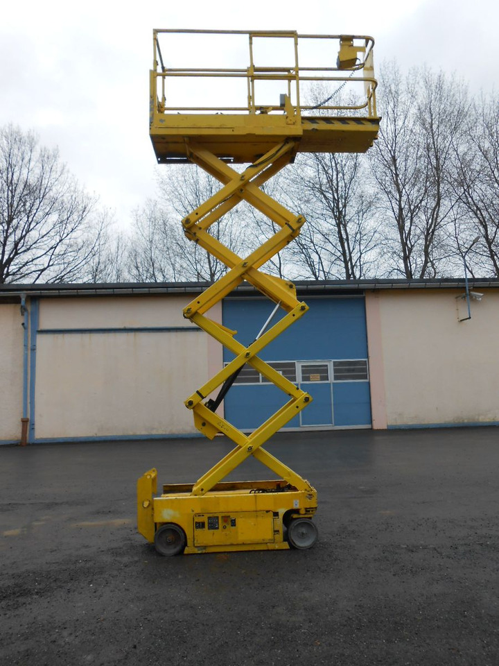 Genie GS 1930, Scherenarbeitsbühne Genie 8 m - Камион со подигачка кошница: слика 1 Genie GS 1930, Scherenarbeitsbühne Genie 8 m - Камион со подигачка кошница: слика 1