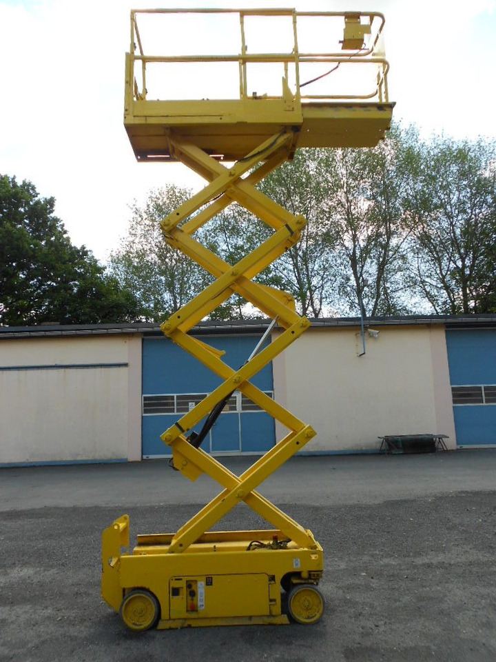 Genie GS 1930, Scherenarbeitsbühne Genie 8 m - Камион со подигачка кошница: слика 1 Genie GS 1930, Scherenarbeitsbühne Genie 8 m - Камион со подигачка кошница: слика 1