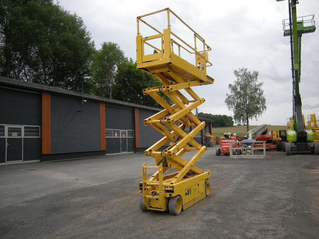 Genie GS-2632, Scherenarbeitsbühne Genie 10 m - Камион со подигачка кошница: слика 2 Genie GS-2632, Scherenarbeitsbühne Genie 10 m - Камион со подигачка кошница: слика 2