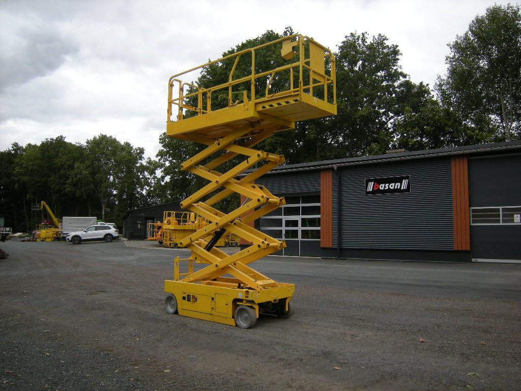 Камион со подигачка кошница Genie GS 2646, Scherenarbeitsbühne Genie 9,9 m: слика 8
