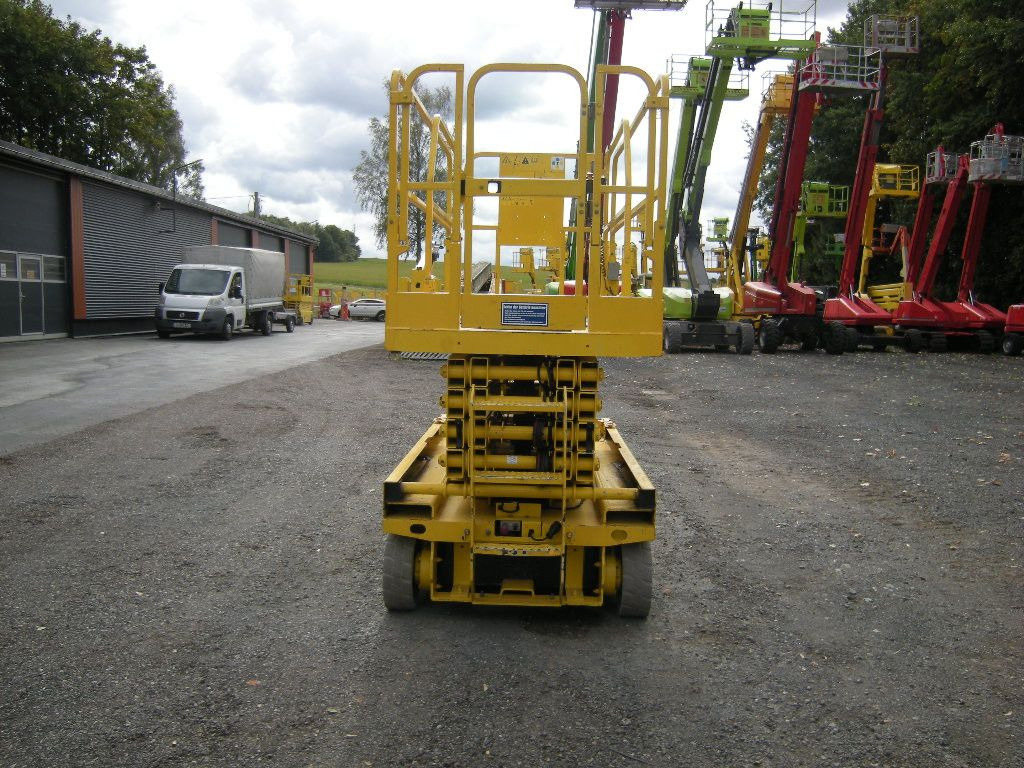 Камион со подигачка кошница JLG 3246, Scherenarbeitsbühne, 11,9 m: слика 17